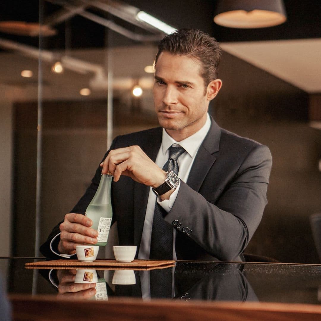 Sebastián Rulli está feliz con Miguel, su personaje en 
<a href="https://www.univision.com/shows/el-dragon">El Dragón,</a> serie que comenzó a transmitirse esta semana por Univision, y en la que protagoniza junto a Renata Notni una historia de amor y acción. 
<br>