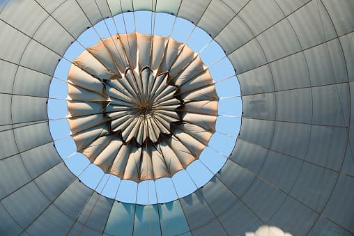 Si bien la mayoría tienen una forma de globo estándar, otros están diseñados para parecerse a animales, personajes de dibujos animados y otros objetos divertidos.