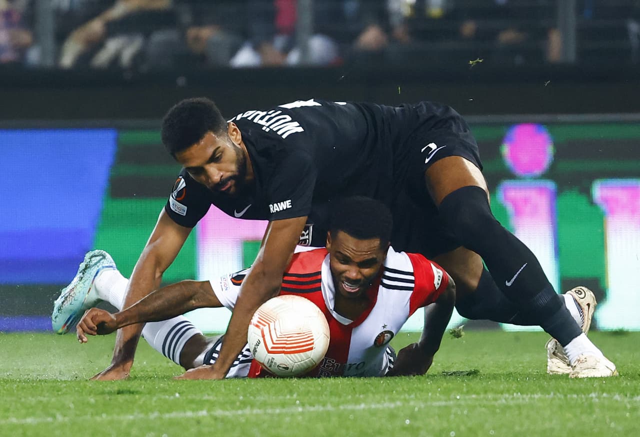 Cristiano anota en el Manchester, Giménez tiene minutos y la Roma remonta