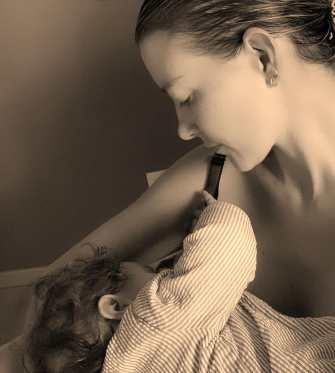 Castillo estuvo internada varios días de gravedad tras padecer
<b>complicaciones postparto</b>.