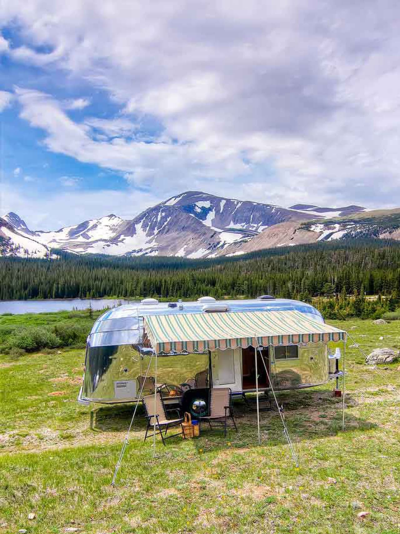 ¿Imaginas la panorámica que podrías presenciar gracias a una casa-vehículo como esta?