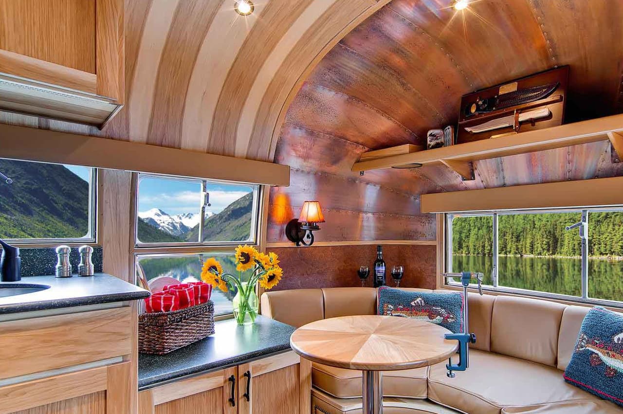 Nada como un almuerzo en este espacio acogedor y vistas impresionantes.