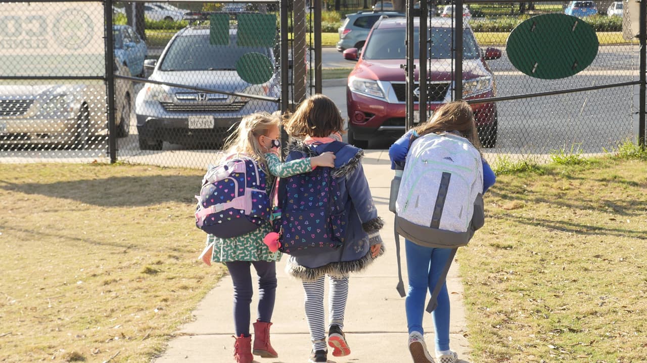 Califican todas las familias, pero siempre y cuando, vivan en la ciudad de Houston.
