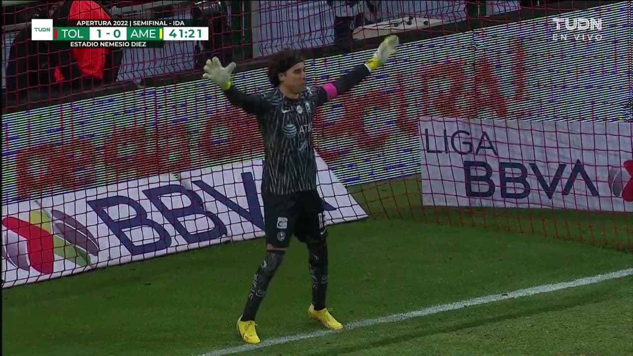 ¡GOL!  anota para Toluca. Leonardo Fernández