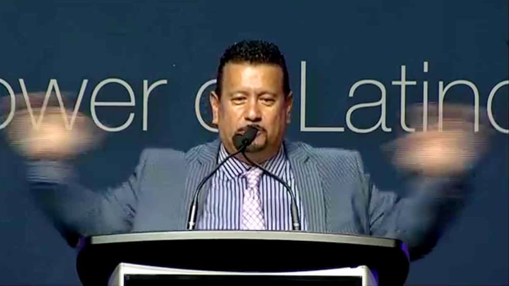 Richard Montañez, el inventor de los Flamin' Hot Cheetos.