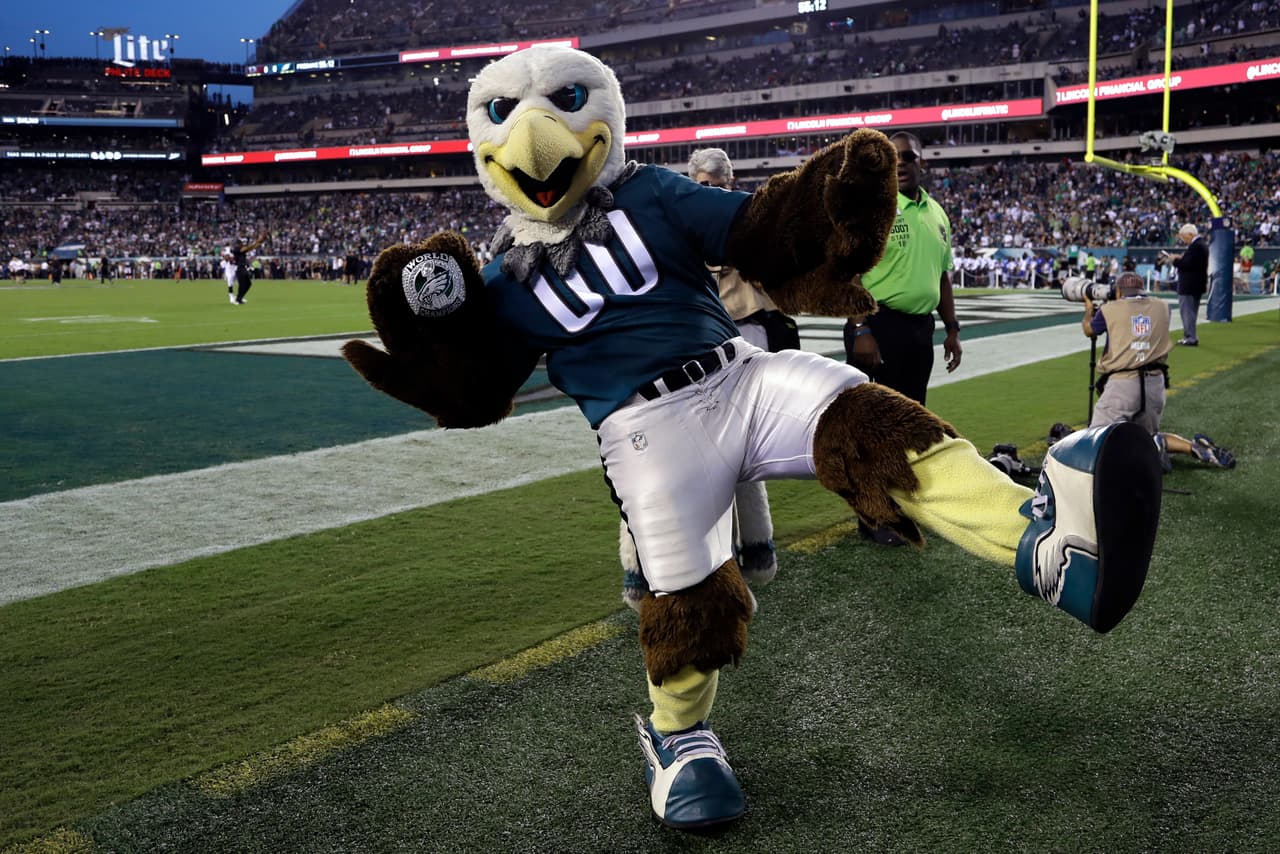 Y absolutamente todos estaban pasándolo muy bien, dando lugar a ese ansiado momento y que tardó tanto en llegar: el regreso del fútbol americano profesional.