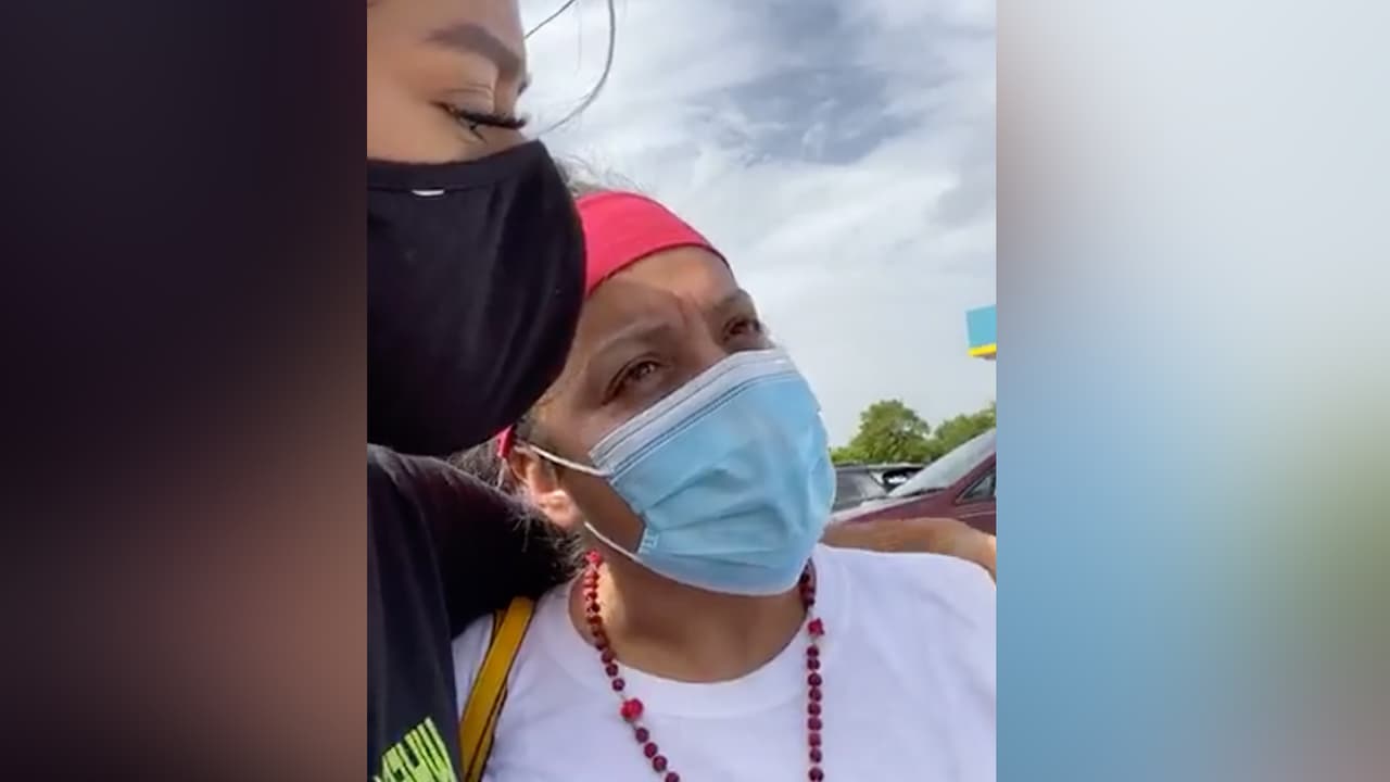 <b><a href="https://www.univision.com/local/houston-kxln/necesitamos-saber-que-paso-con-mi-hija-madre-de-soldada-de-houston-desaparecida-en-fort-hood-fotos">Gloria Guillén</a></b>, madre de Vanessa indicó que vio a su hija por última vez el 19 de abril y aseguró que la joven había sido acosada sexualmente por un sargento de la base.