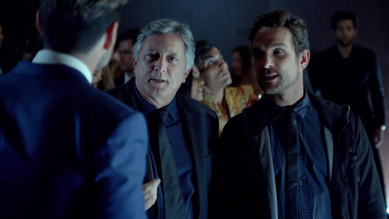 <b>Alan,</b> el padre de Benjamín, lo presentó con Ricardo para que hablaran de negocios, pues cree que ambos pueden llevarse muy bien y hacer mucho dinero juntos.