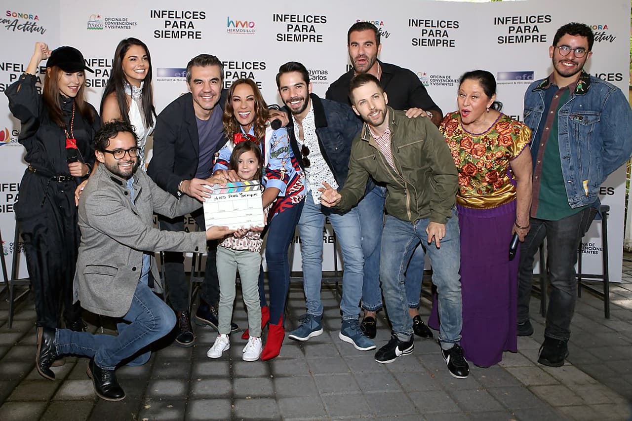 La película ‘Infelices por siempre’ aún no cuenta con fecha de estreno. Es dirigida por 
<b>Noé Santillán-Pérez</b> y en ella también participan Angélica Aragón, Ari Telch, Luis Arrieta, Livia Brito y Elizabeth Cervantes.