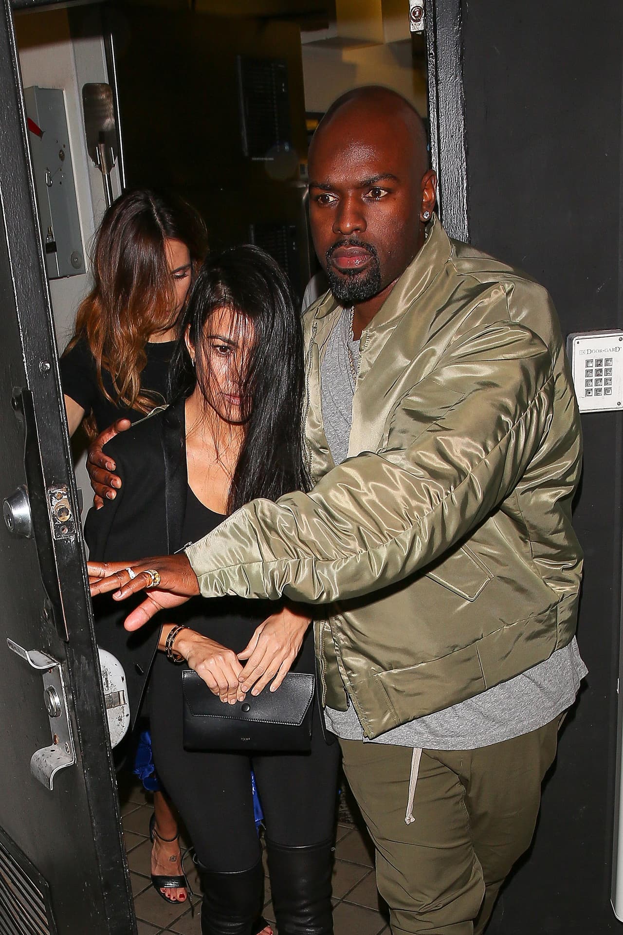 Kourtney fue una de las invitadas VIP del cantante.