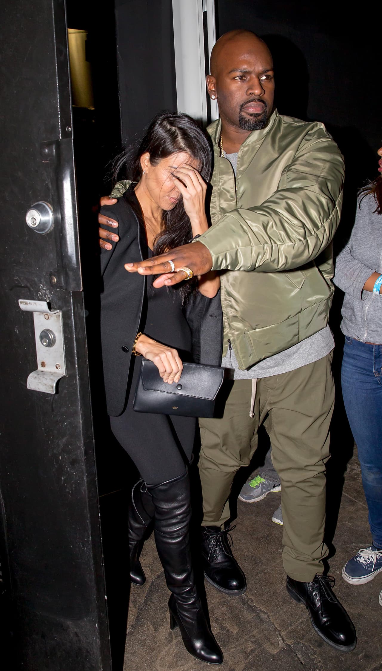 Tras el gran evento de los American Music Awards, Justin Bieber ofreció tremenda fiesta.