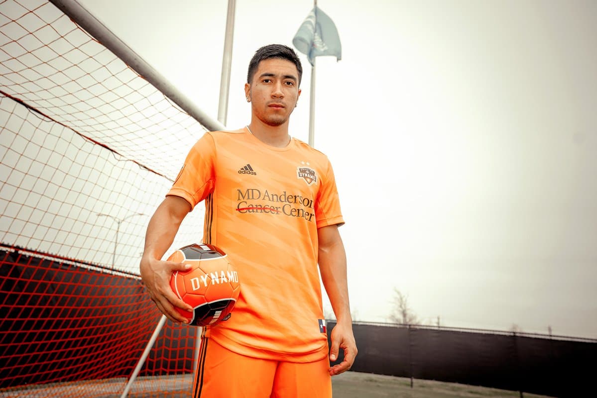 El 'Uniforme de la Energía'. Así bautizó Houston Dynamo a su nueva camiseta titular y sus prendas complementarias. (Houston Dynamo)