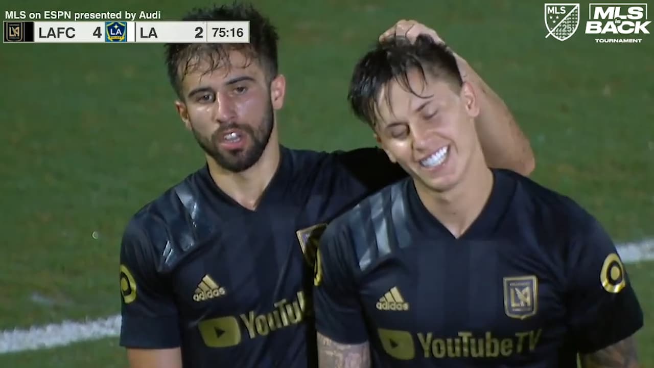 Diego Rossi anota un hat-trick y se roba el espectáculo en el Clásico del Tráfico