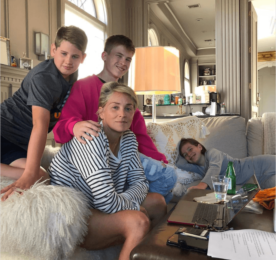 Sharon Stone es madre de 3 hijos adoptado