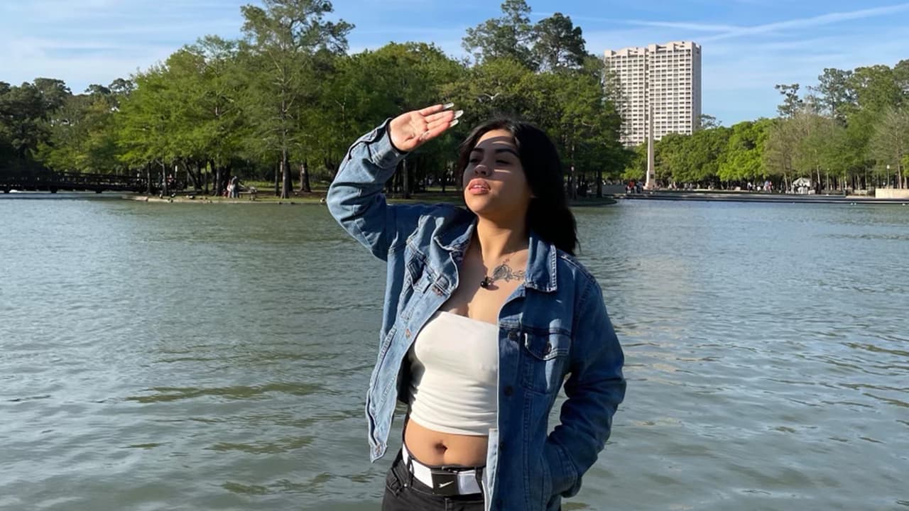 El viernes 14 de mayo, Barrondo que trabajaba en el George R. Brown, salió con Michelle, una compañera a quien había conocido cinco días atrás.