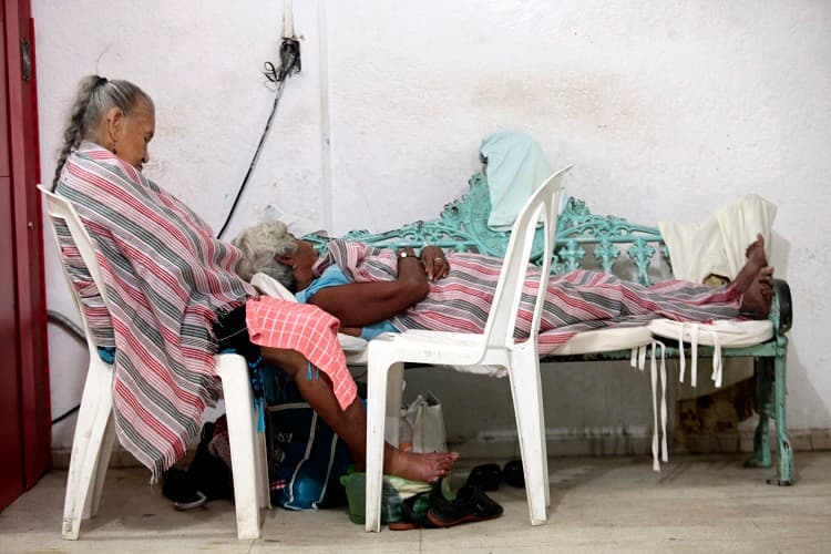 La esperanza de vida en México, la más baja de la OCDE y donde menos avanza