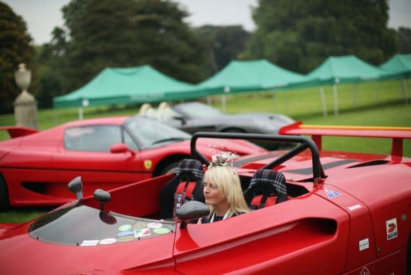 El evento anual Salón Privé en su noveno año se ha convertido en un evento popular para los amantes de autos. También llamado The Luxury and Supercar Show. Este año el evento será más grande y mejor que los años anteriores. Primero que nada el evento de tres días se realizará en un espacio de 200 acres de Syon Park, la casa en Londres del Duque de Northumberland. En este evento se pueden encontrar algunos de los autos más lujosos y exclusivos del mundo. El Salón Privé se ha convertido en algo así como el Pebble Beach de Inglaterra, donde los coleccionistas presumen sus joyas más preciadas.