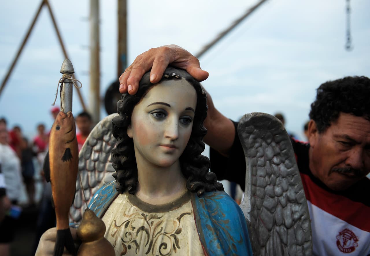 San Rafael también es el patrón de los enfermos y los hospitales por ser quien nos trae a la humanidad la energía sanadora de Dios Nuestro Señor. Representa la sanación y purificación del alma y el cuerpo.