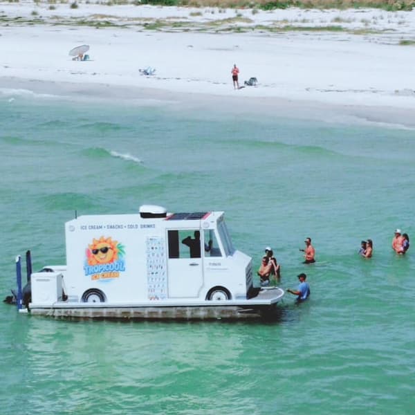El camión de helados flotante que se volvió viral en Florida