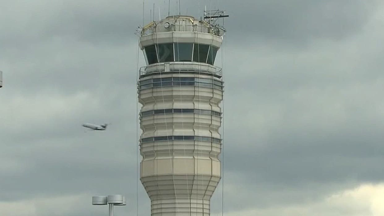 Globo de fiesta, objeto que se confundió con un drone del narcotráfico y cerró aeropuerto de Texas