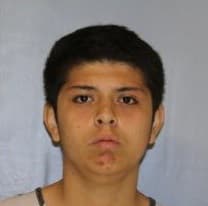 Brayan Omar Cruz, de 17 años, acusado de participar en un delito y homicidio criminal.