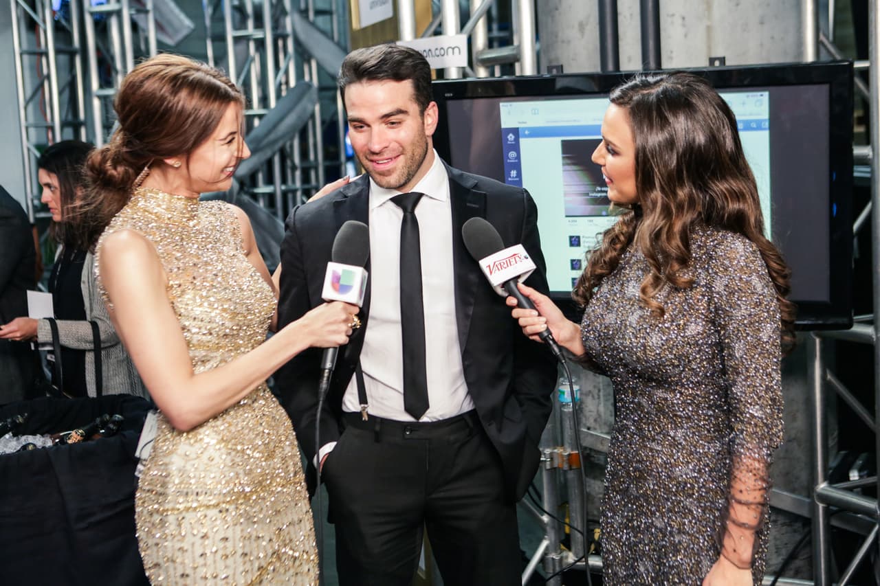 Una cosa fue lo que viste en televisión y otra lo que te perdiste. Pero, relax! Nuestro lente te trae el detrás de cámaras de la esta entrega de Premio Lo Nuestro.
