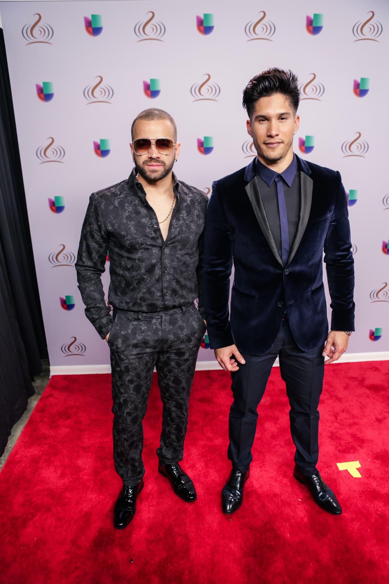 Así posaron en el detrás de cámaras para nuestras cámaras. ¡Míralos!