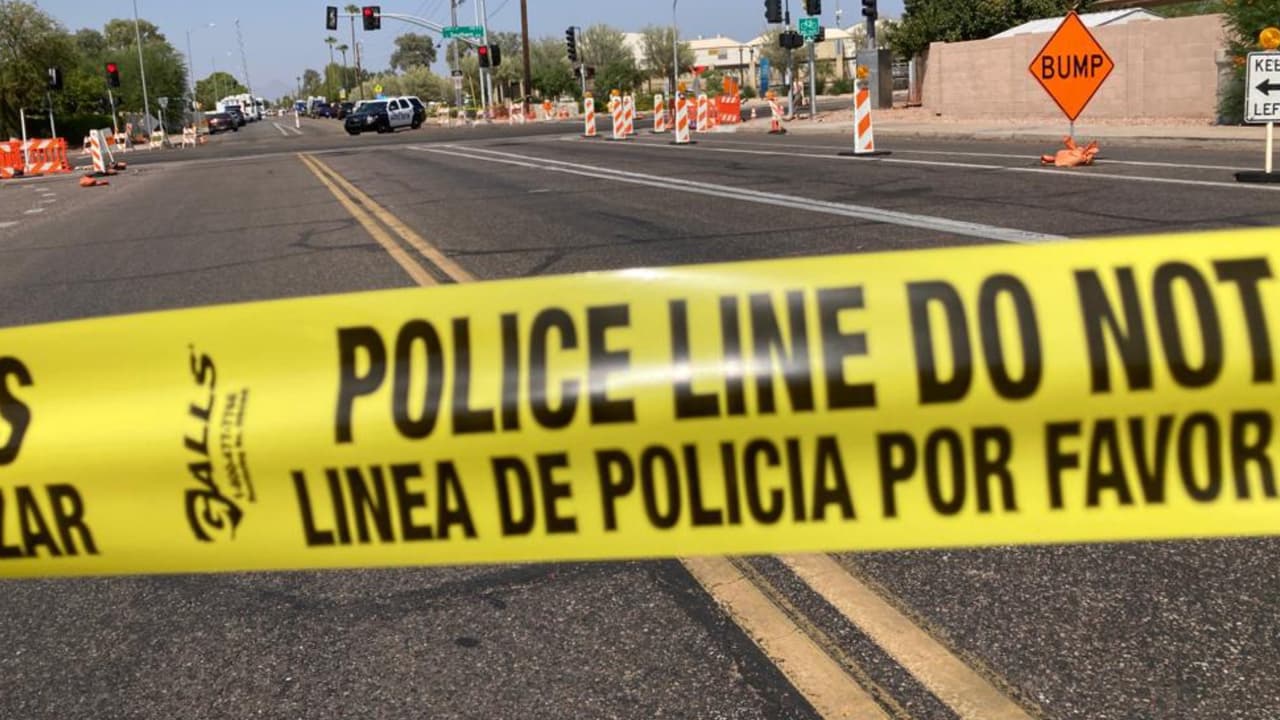 Muere un hombre en el hospital mientras estaba bajo custodia de la policía de Phoenix