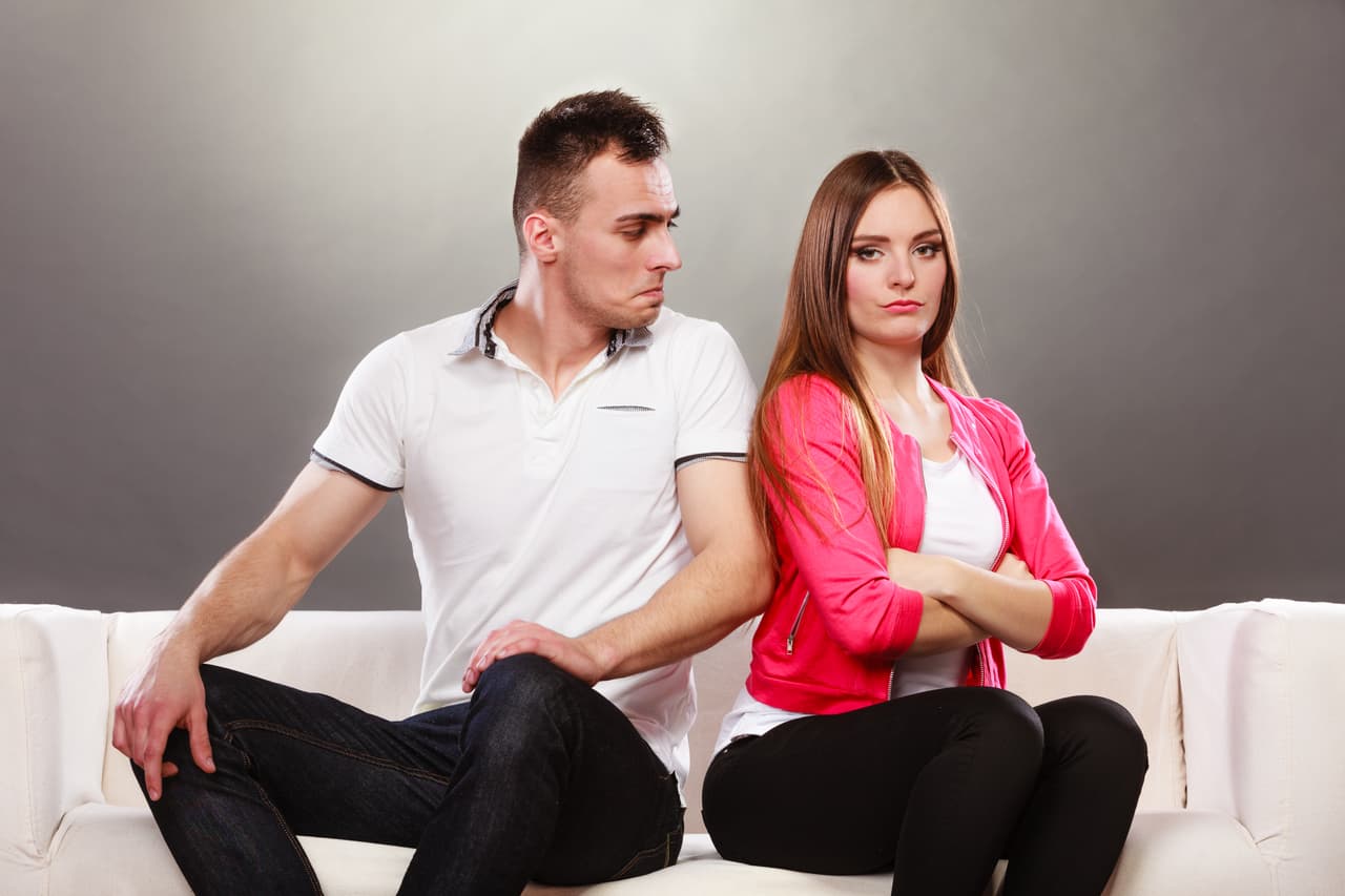 Debido a tus preocupaciones podrías parecer distante en el amor, sin darte cuenta tú mismo de esa situación. Si no le muestras un poco más de interés a esa persona que te gusta podrías empezar a perder el calor de la relación pues tu indiferencia aparente sugeriría desamor. ¡Ya lo sabes, así que actúa, taurano!