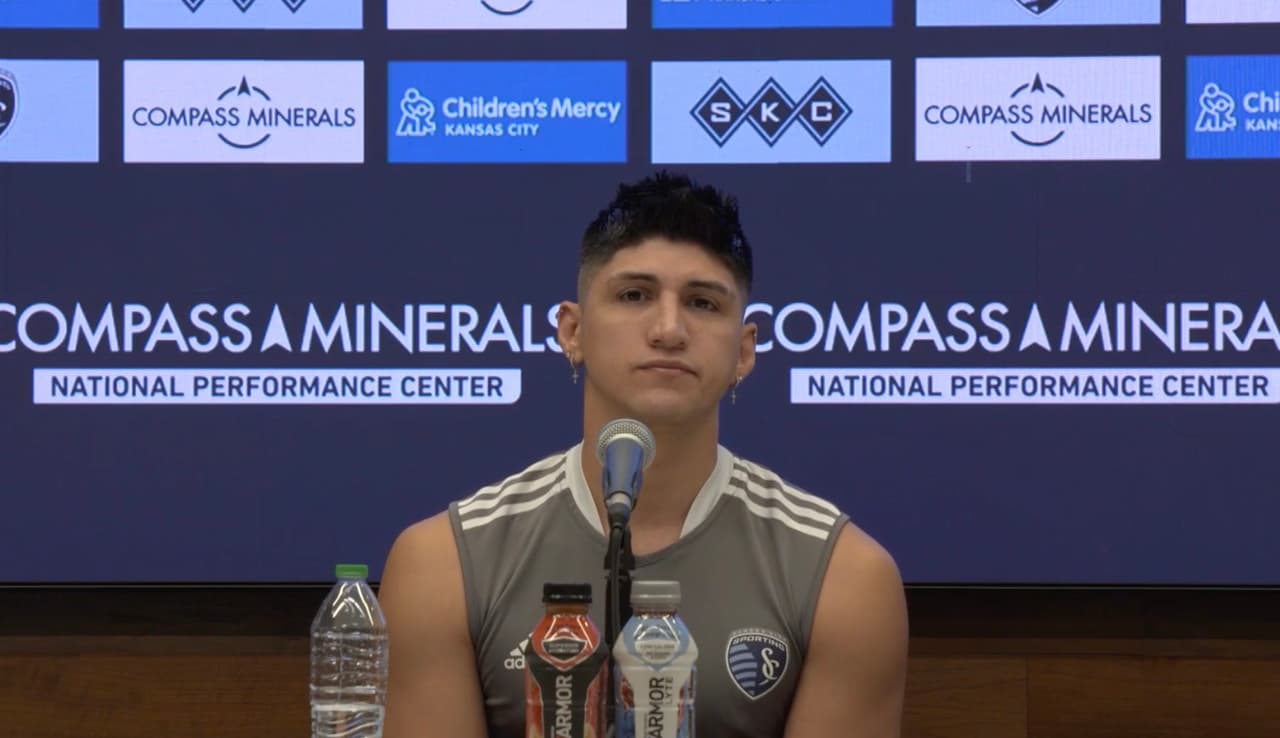 Alan Pulido no le cierra las puertas a regresar a Chivas