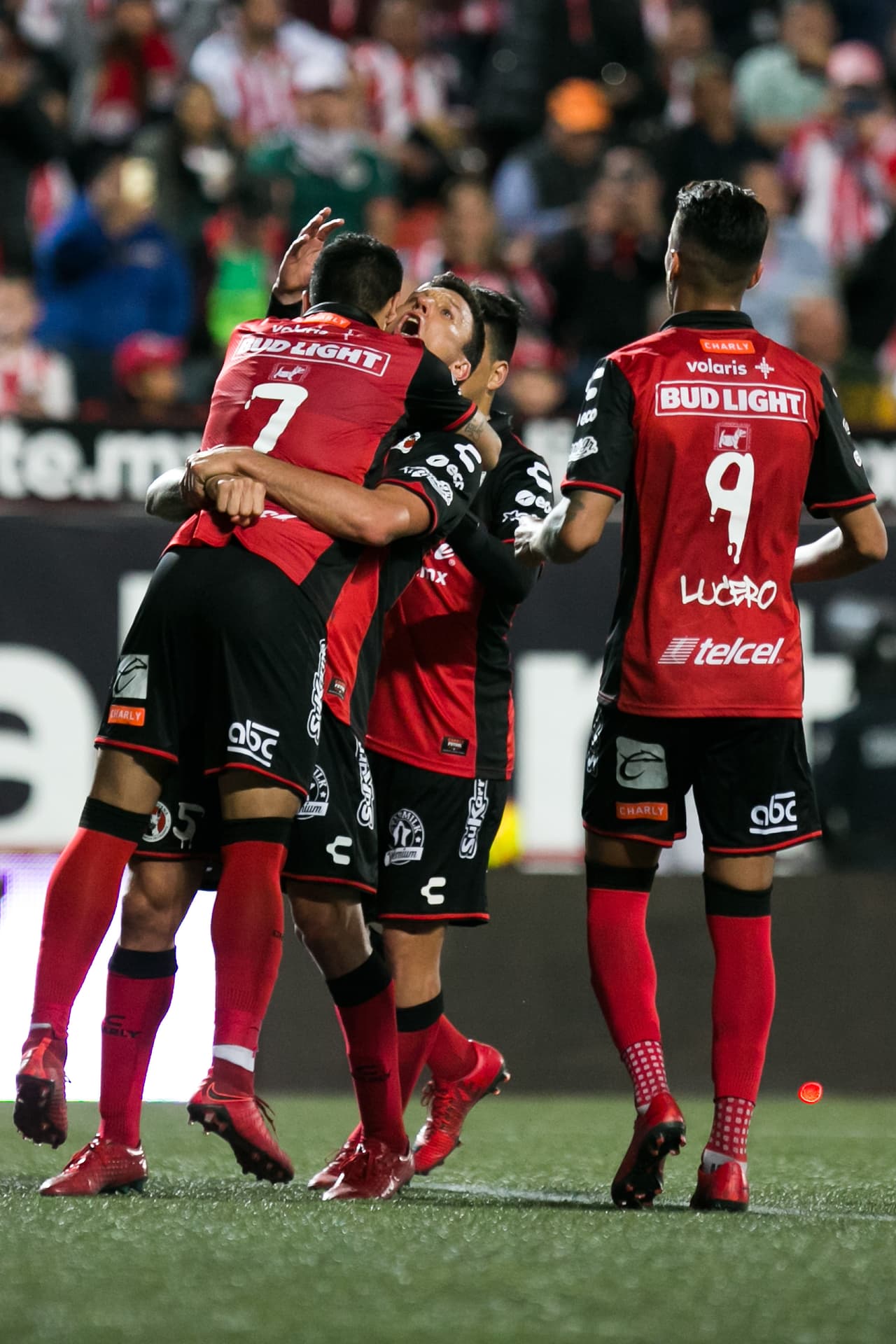 Y fue Gustavo Bou quien convirtió el segundo de Xolos desde el manchón penal.
