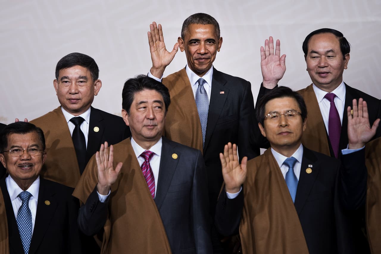 Encuentro de Barack Obama con mandatarios y asistentes a la cumbre APEC 2016, Lima, Peru.