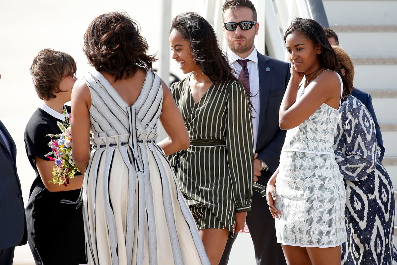 Fueron recibidas con flores.