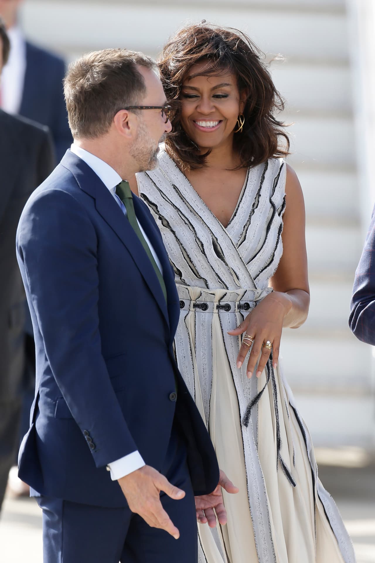 La esposa de Barack luciendo un poco despeinada.