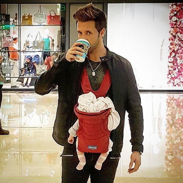 Jesús Carús está feliz con la llegada de su bebé.