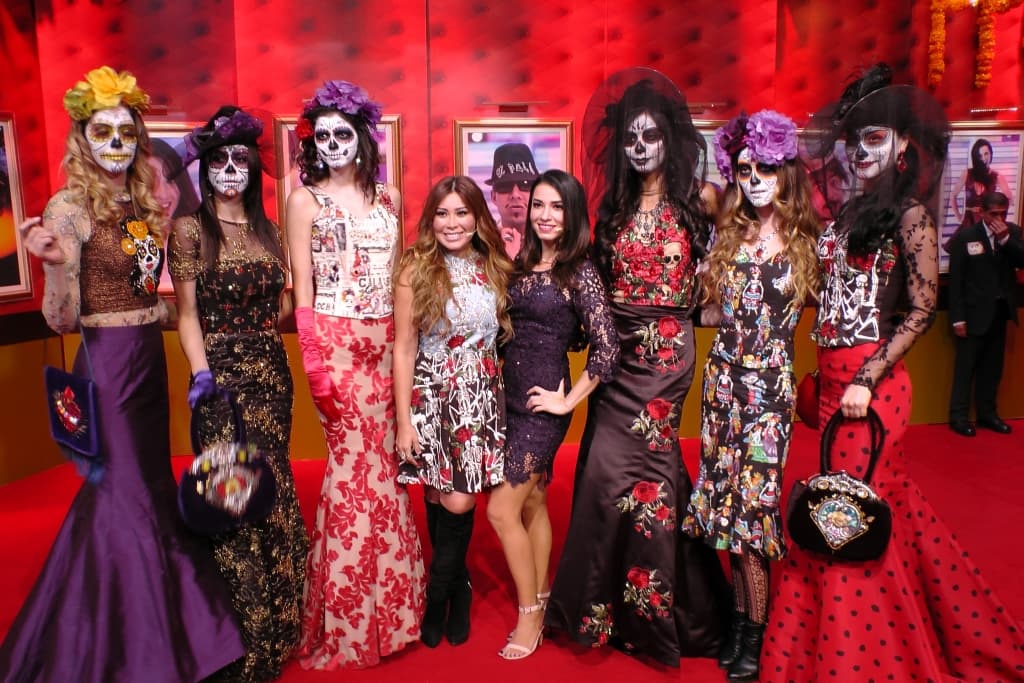 Laura G aprovechó para tomarse la foto con ellas.