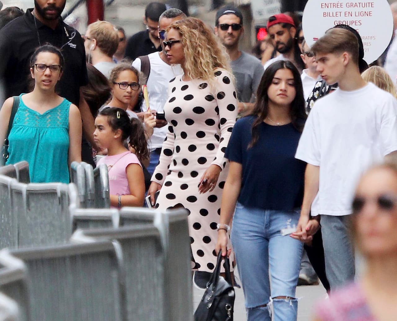 Caminaron por las calles de París como unos turistas más.