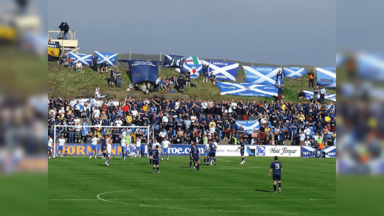 <b>Svangaskard (Islas Feroe)</b>
<br>Aquí jugó como local la Selección de Islas Feroe de 1991 hasta el año 2000 hasta que se construyó el Estadio de Tórsvøllur, situado en la capital, Tórshavn.