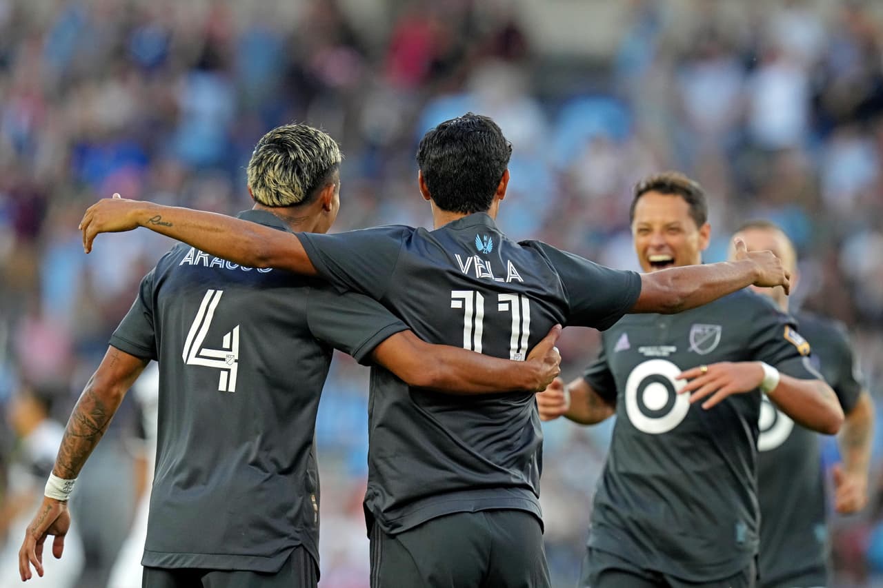 Con goles de Vela y Ruidíaz, las estrellas de MLS vencieron por segundo año consecutivo al equipo de estrellas de la Liga MX que se cansó de fallar a lo largo de los 90 minutos en gran partido en Minnesota.