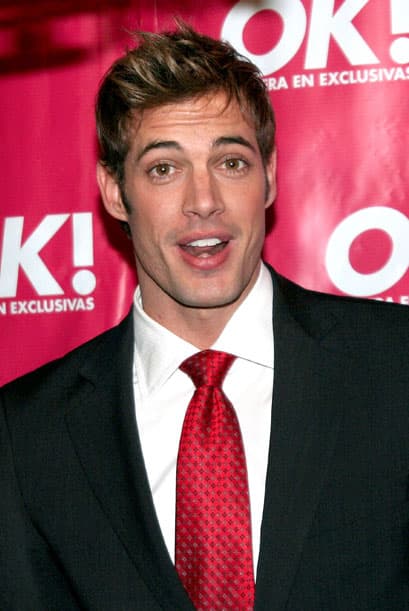 Aunque no lo crean Levy trabajó arreglando aires acondicionados y en la construcción cuando estudiaba. Además jugaba béisbol y soñaba con entrar a las grandes ligas.