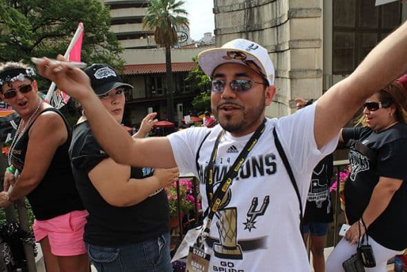 Photos: Spurs Championship Parade 2014