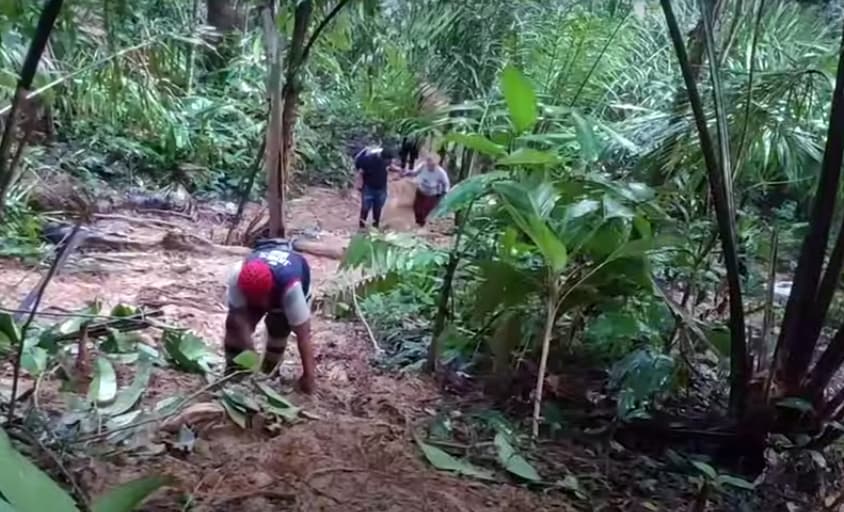 “La subida de la muerte”, es una de las pendientes más peligrosas que deben escalar los inmigrantes en la selva de Darién.