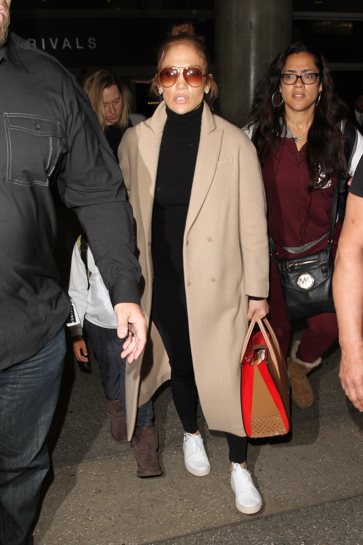 No debe ser sencillo lidiar con tanta atención.