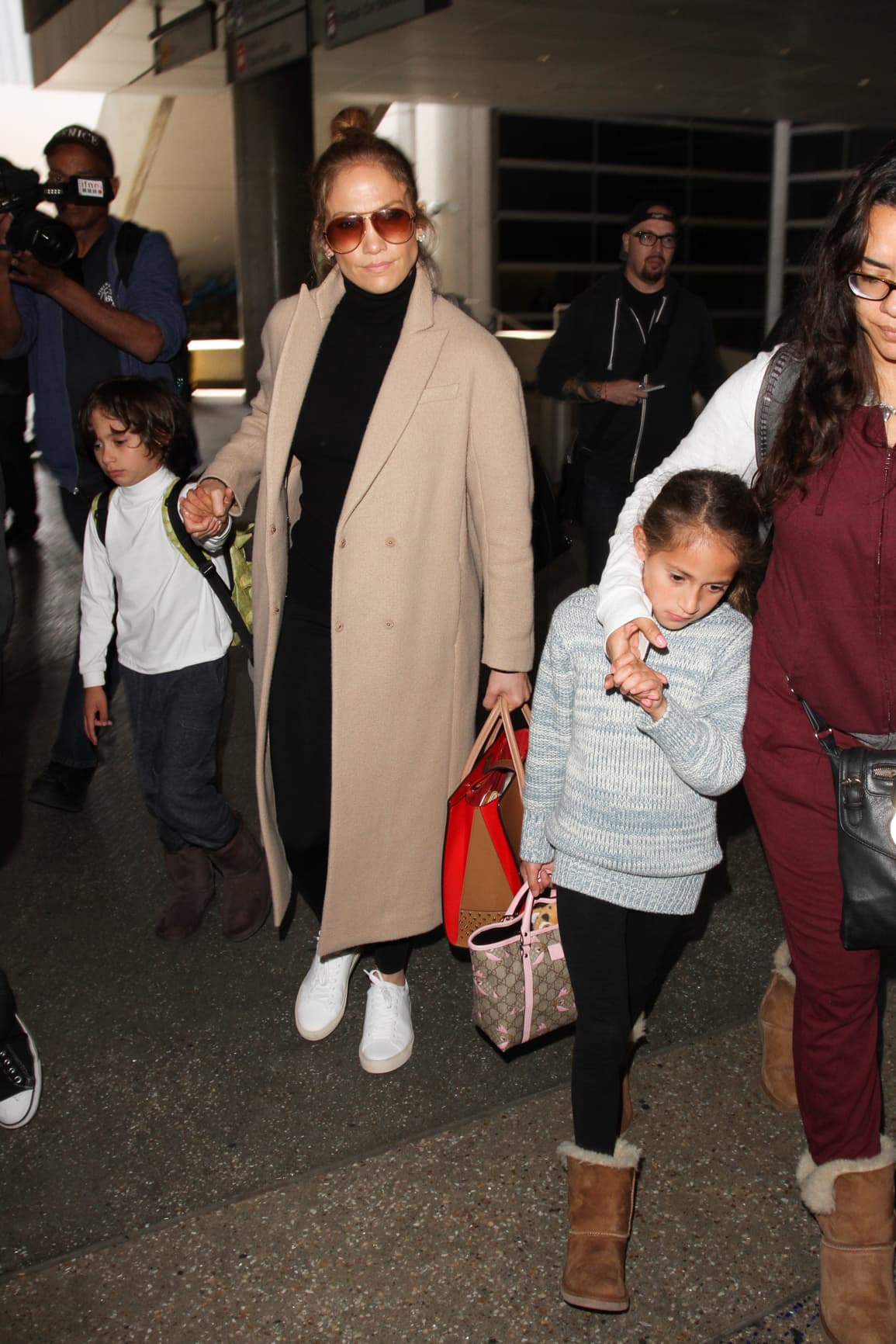 Los hijos de JLo y Marc Anthony han aprendido a vivir rodeados de cámaras.