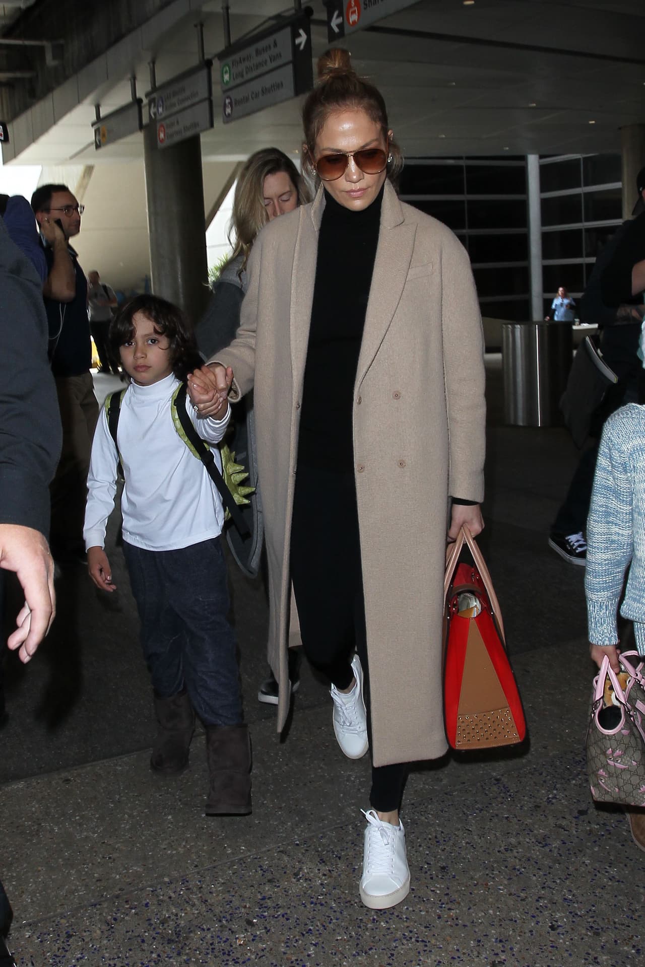 La cantante lució muy casual.