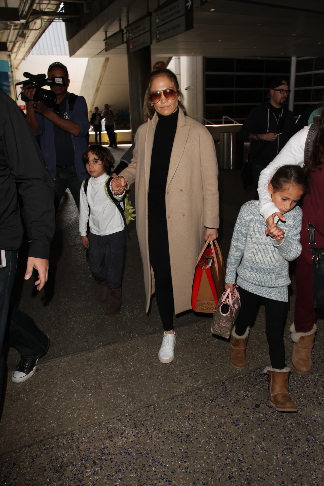 JLo y sus peques regresaron a Los Ángeles.