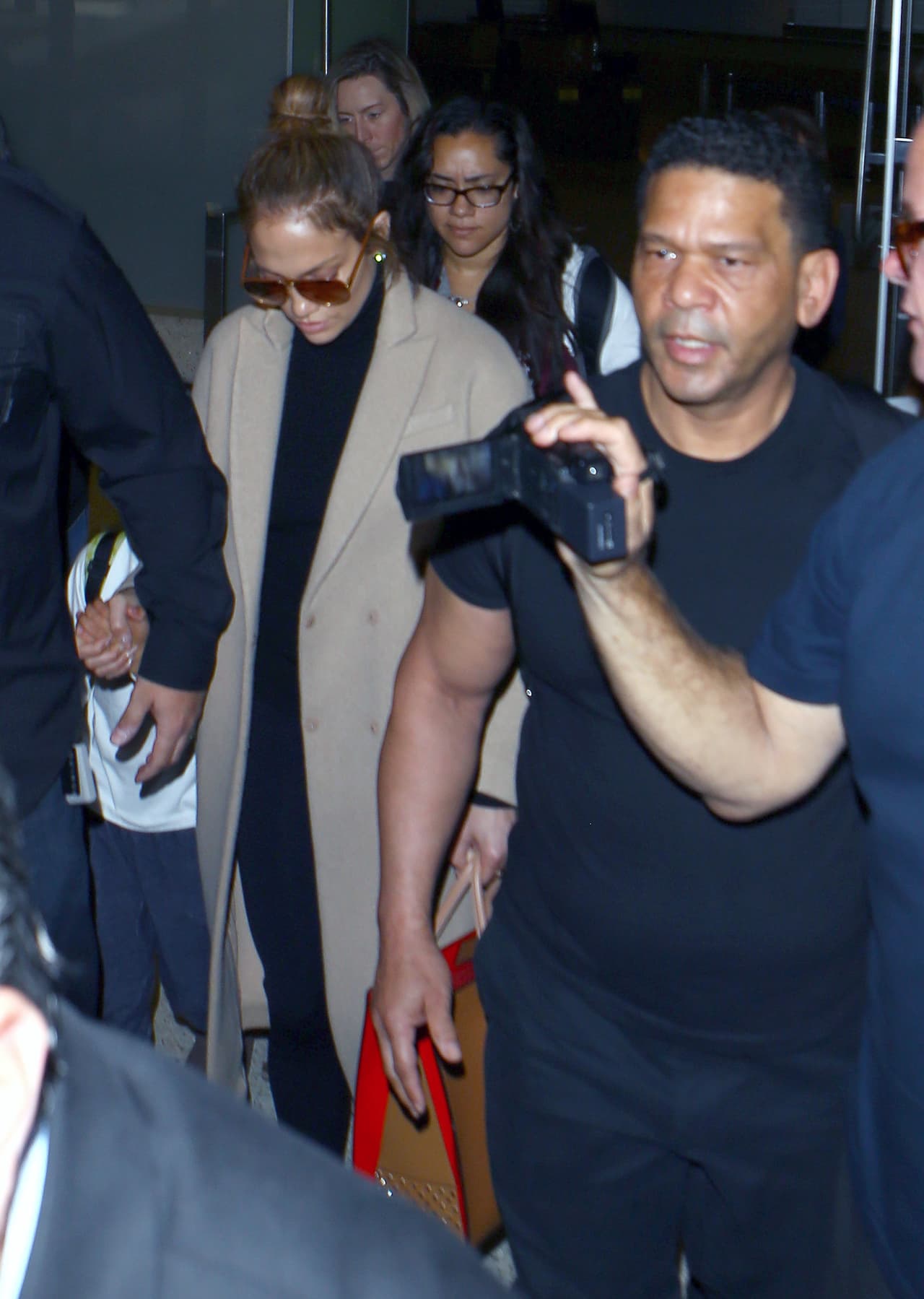 En cuanto tocaron tierra las cámaras se les fueron encima.