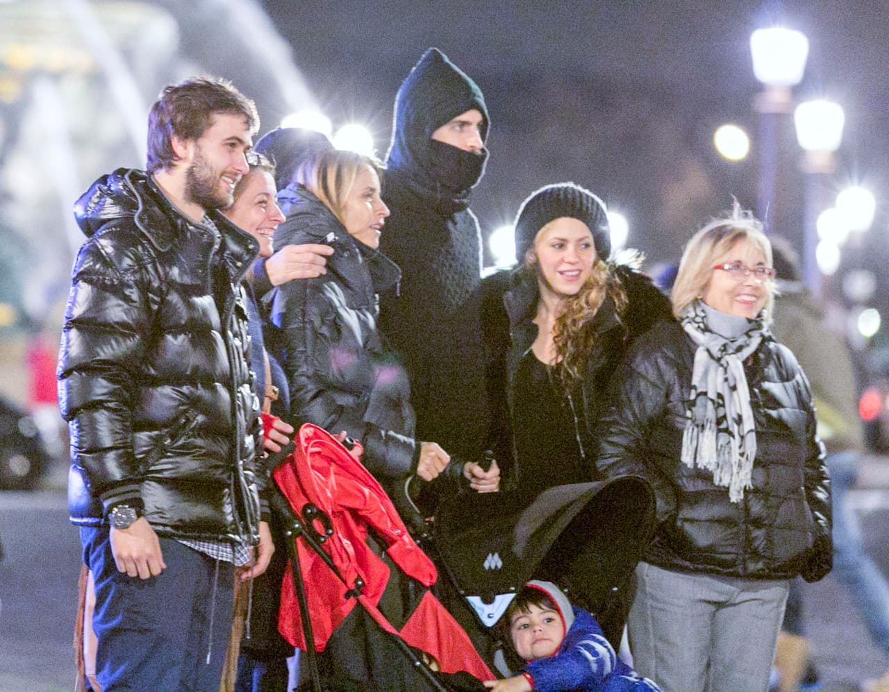 Con los pequeñines en sus carreolas.