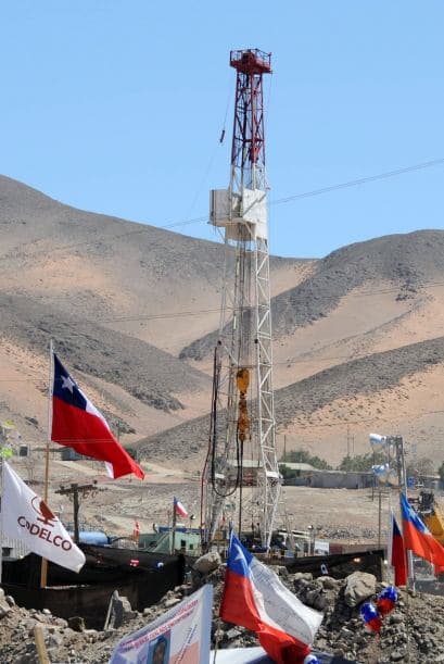 "Esto esta lejos de ser un 'reality show'. Esto es una epopeya humana de 33 personas", dijo.