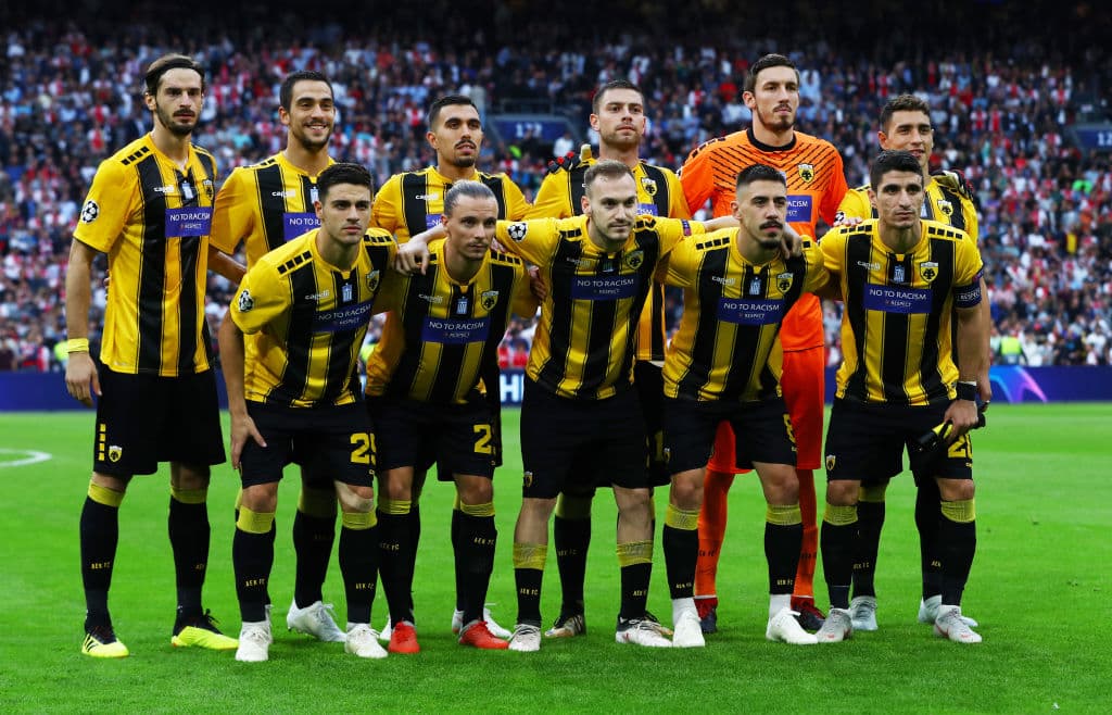 AEK Atenas llegó desde la fase eliminatoria y busca pescar un cupo al menos para Europa League en el grupo E.
